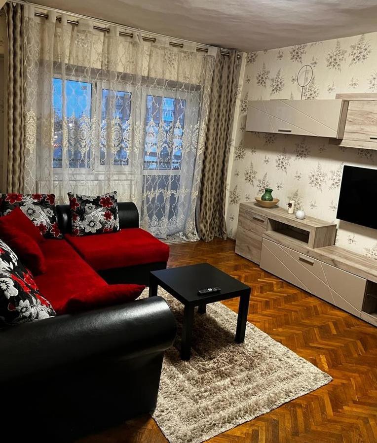 Hellen'S Ultracentral Apartament Buzau Exterior photo